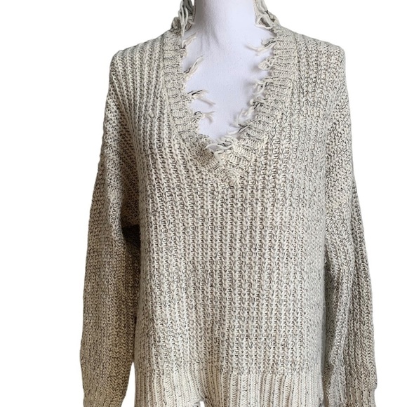 Vistique V-neck Frayed Sweater Size Medium - Picture 5 of 17